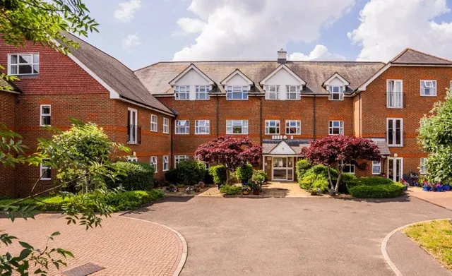 Oram Court Dean Street, Marlow SL7 3AP, photo 1
