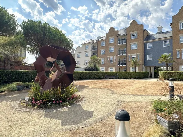 Christchurch Place, Eastbourne, BN23, photo 1