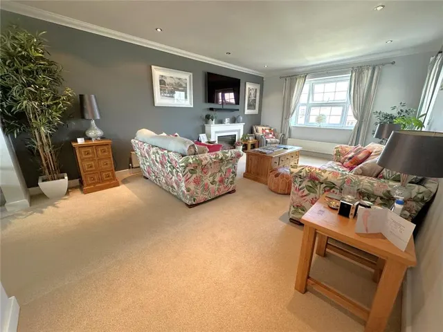 Christchurch Place, Eastbourne, BN23, photo 3