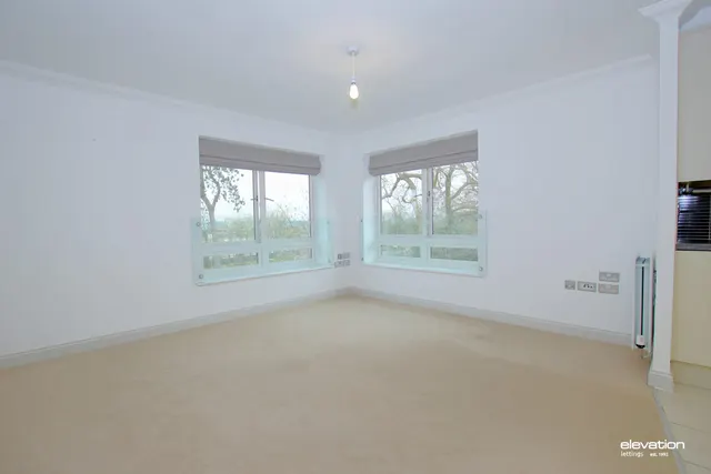 Photo 3 — Flat 4 Tiltman Lane, 3 Tiltman Lane, Milton Keynes, Bletchley, MK3 6FJ