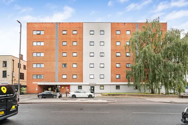 1 bedroom flat, London Road, London, SW16