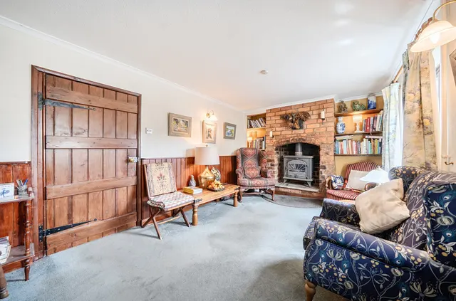 Photo 2 — Walnut Tree Cottage, Lyonshal