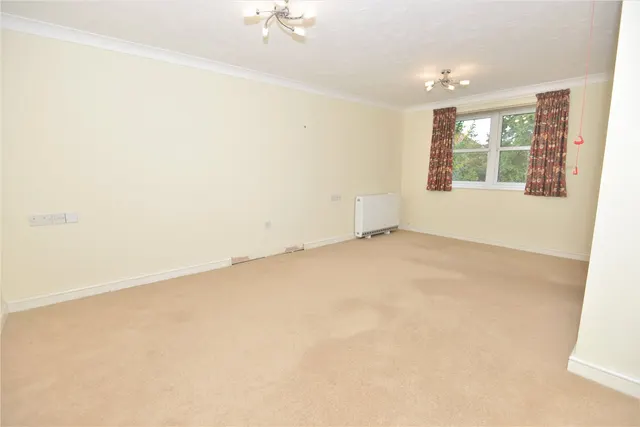 Photo 2 — Salisbury Street, Fordingbridge, Hampshire, SP6 1AL