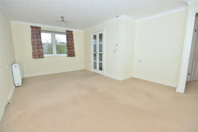 Photo 3 — Salisbury Street, Fordingbridge, Hampshire, SP6 1AL