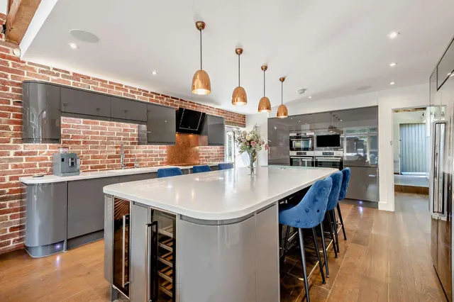 Photo 2 — Ifield Farm, Shorne Ifield Road, Shorne, Kent, DA12 3HE