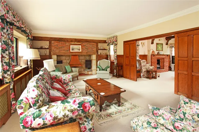 Photo 2 — Newtons Hill, Hartfield, East Sussex, TN7 4DH