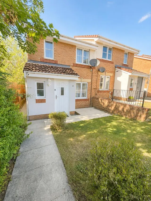 Aldwyn Close, Radcliffe, Manchester, M26 1UG, photo 1