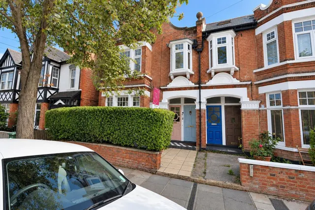 Cowley Road, London, SW14, photo 2