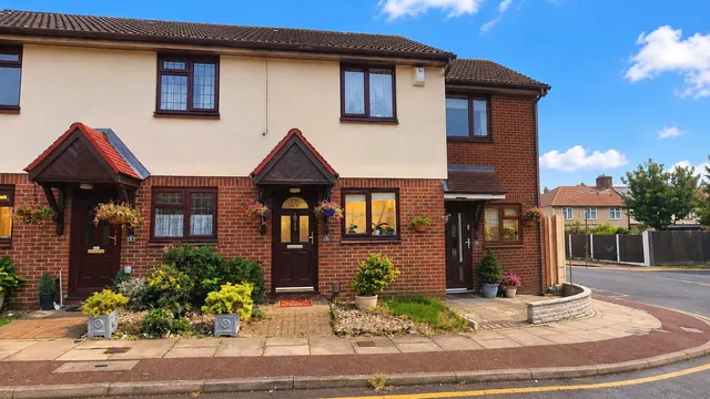 Joyners Close, Dagenham, RM9, photo 1