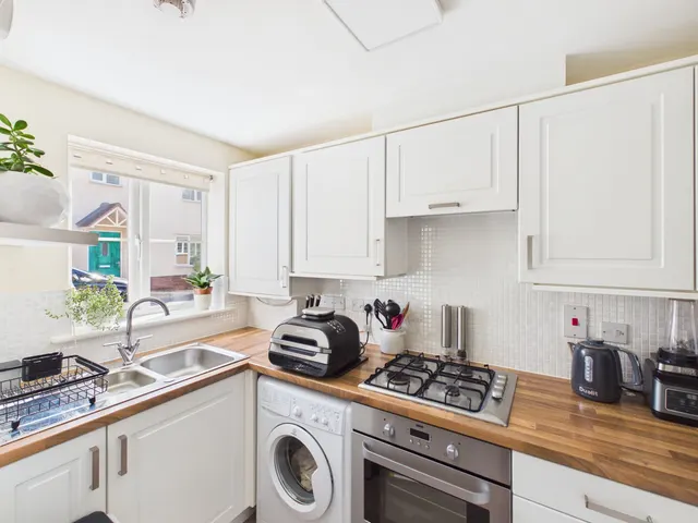 Photo 3 — Canberra Road, Carbrooke, Thetford, IP25 6GQ