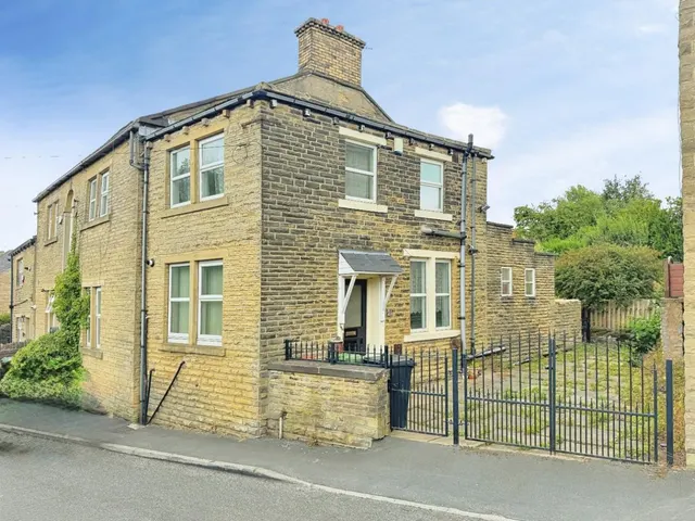 Occupation Lane, Pudsey, LS28, photo 1