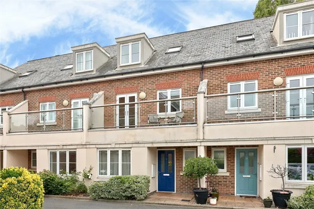 St. Francis Place, London, SW12, photo 1