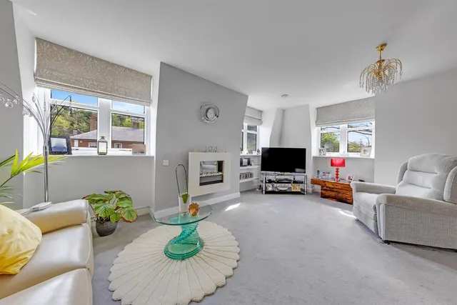 Ockford Road, Godalming, GU7, photo 1