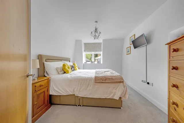 Ockford Road, Godalming, GU7, photo 3