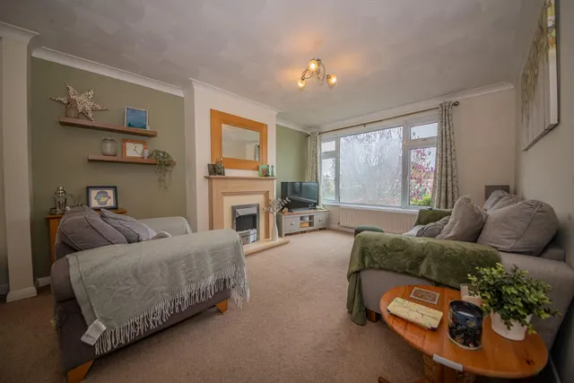Photo 2 — Brook Road, Fair Oak, Eastleigh, SO50 7AY