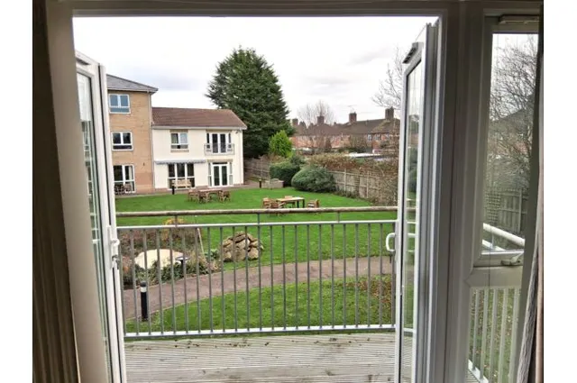 Photo 3 — 1 Danbury Place, Leicester