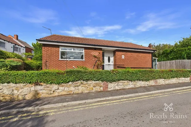 Photo 2 — Rock Hill, Castleford, West Yorkshire, WF10
