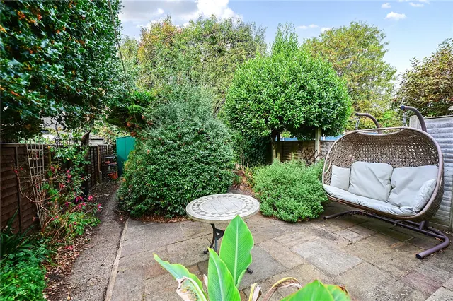 Thetford Road, Ashford, TW15, photo 2