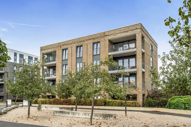 2 bedroom flat — Flat 2, 17 Henry Road, London, London, SW9 7BQ