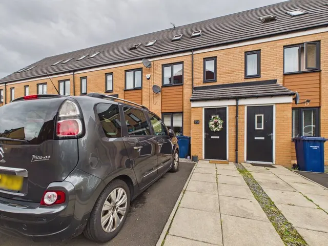 St. Michael's Vale, Hebburn, NE31, photo 1