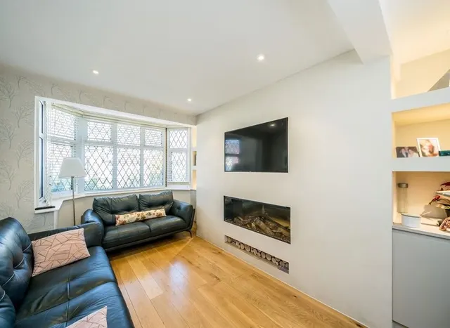 Photo 2 — Manoel Road, Twickenham, TW2
