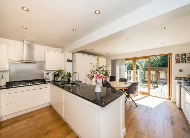 Photo 3 — Manoel Road, Twickenham, TW2
