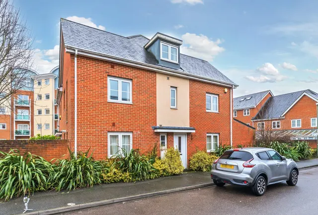 Goodworth Road, Redhill, RH1 1TE, photo 1