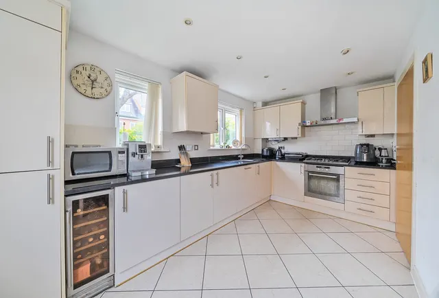 Photo 3 — Goodworth Road, Redhill, RH1 1TE