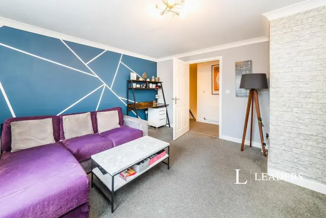Hilda Dukes Way, East Grinstead, RH19, photo 3
