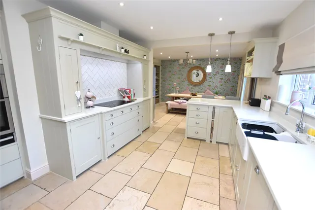 Salisbury Road, Farnborough, GU14, photo 2