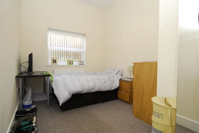 Seaton Avenue, Flat, photo 2