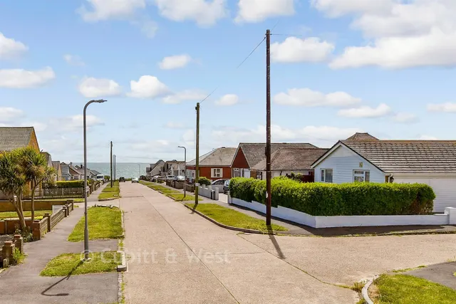 Slindon Avenue, Peacehaven, BN10, photo 2