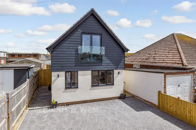 Slindon Avenue, Peacehaven, BN10, photo 1