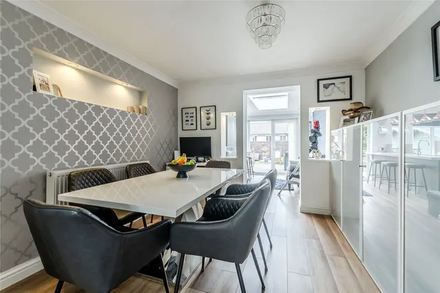 West Lea Crescent, Yeadon, LS19, photo 3