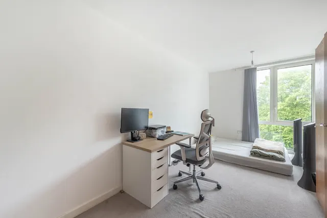 Photo 3 — Flat 20, Aldenham Court, 1 Brannigan Way, Edgware