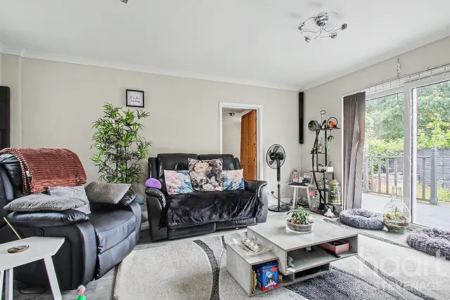 Kimbolton Crescent, Stevenage, SG2, photo 2