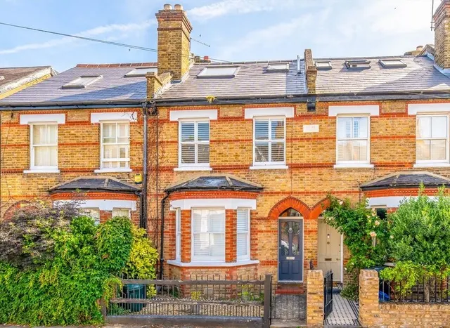Third Cross Road, Twickenham, TW2, photo 1