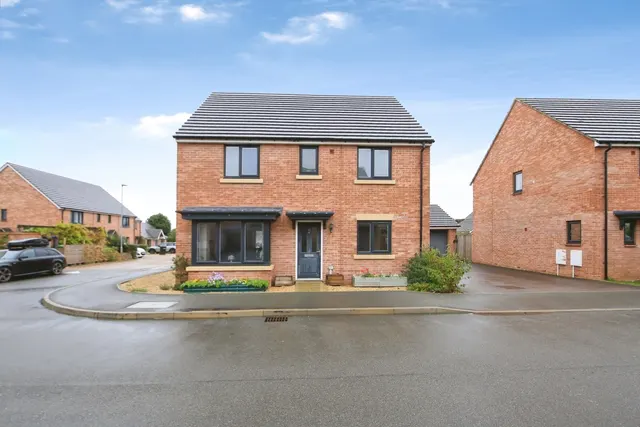 Jackson Avenue, Sawtry, PE28, photo 1