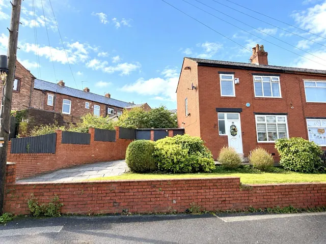 Hunt Lane, Chadderton, OL9, photo 1