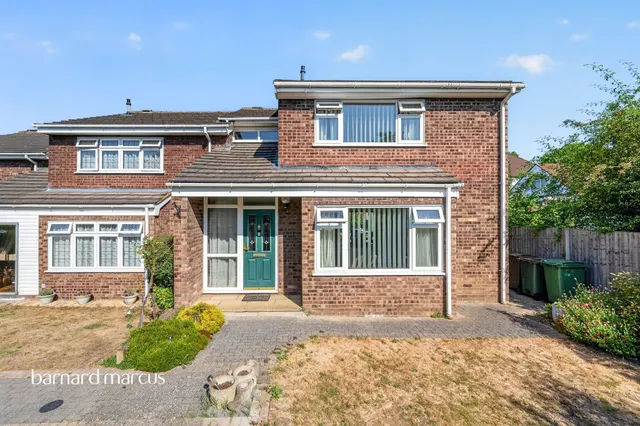 Knolls Close, Worcester Park, KT4, photo 2