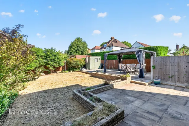 Knolls Close, Worcester Park, KT4, photo 3