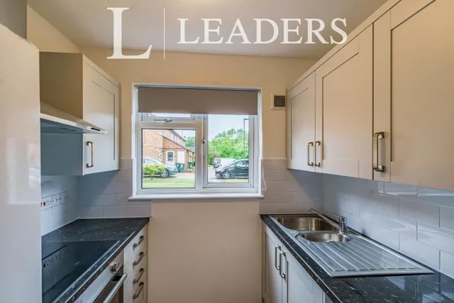Jersey Road, Crawley, RH11, photo 2
