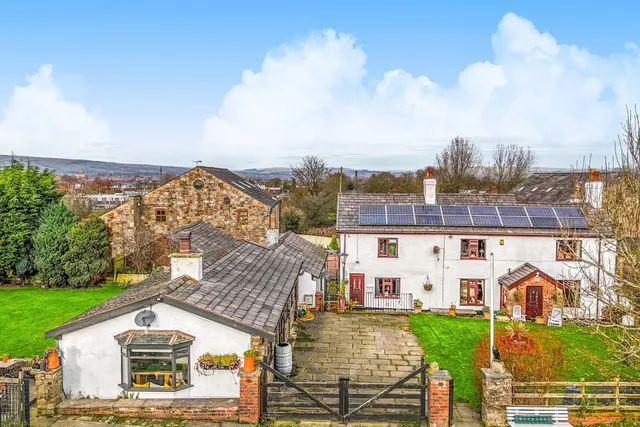 Slack Fold Lane, Farnworth, BL4, photo 3