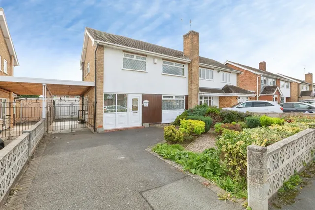 Dorset Avenue, Wigston, LE18, photo 1
