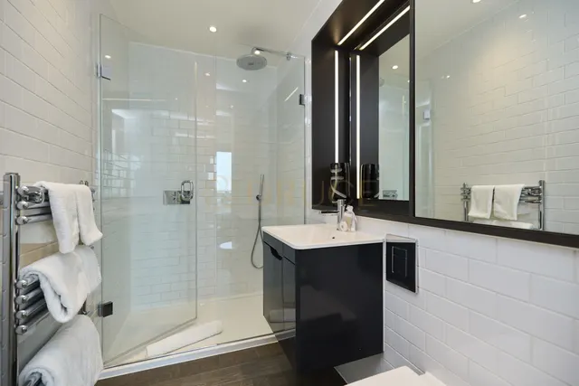 Salusbury Road, NW6, photo 2