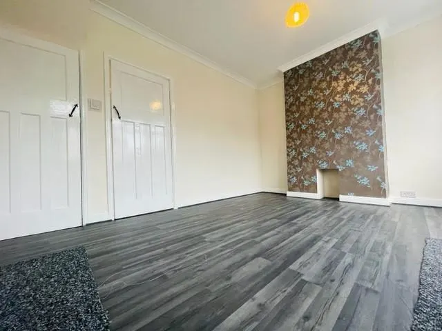 Vicarage Road, West Bromwich, B71, photo 2