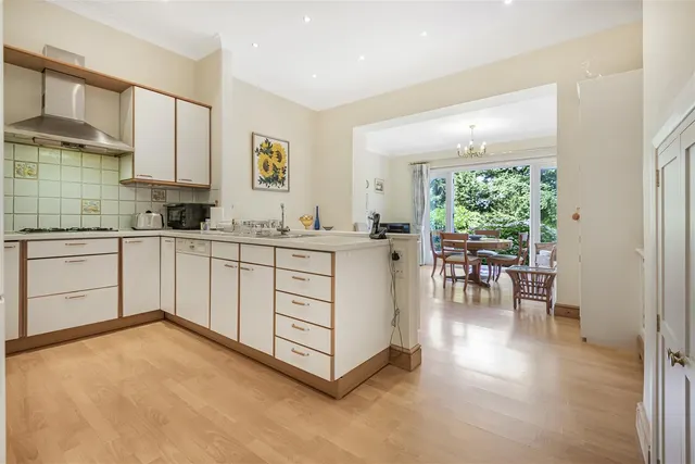 Photo 3 — Crescent East, Hadley Wood, Barnet, London EN4 0EY