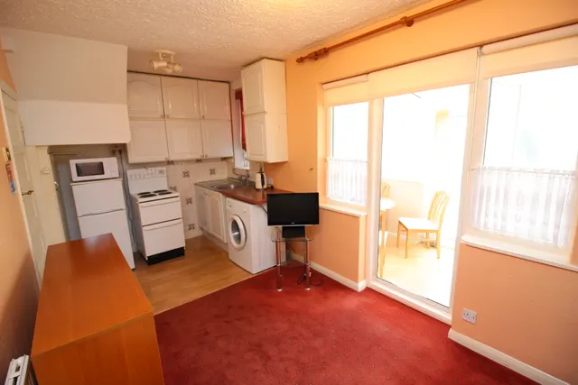Photo 3 — Buckland Way, WORCESTER PARK, Surrey, Worcester Park, KT48NT