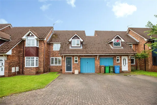 Copthorne Close, Heywood, OL10, photo 1