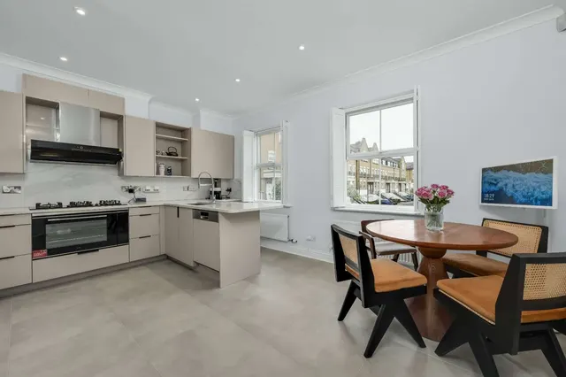 Photo 2 — Clearwater Place, Surbiton, United Kingdom, KT6 4ET